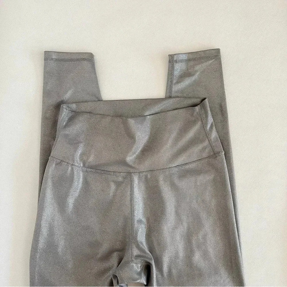 AllFENIX Leggings Size Medium Liquid Silver 7/8 Length Pants - Picture 4 of 10